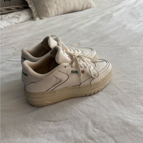 Platform Reebok size 8 - Picture 5 of 5